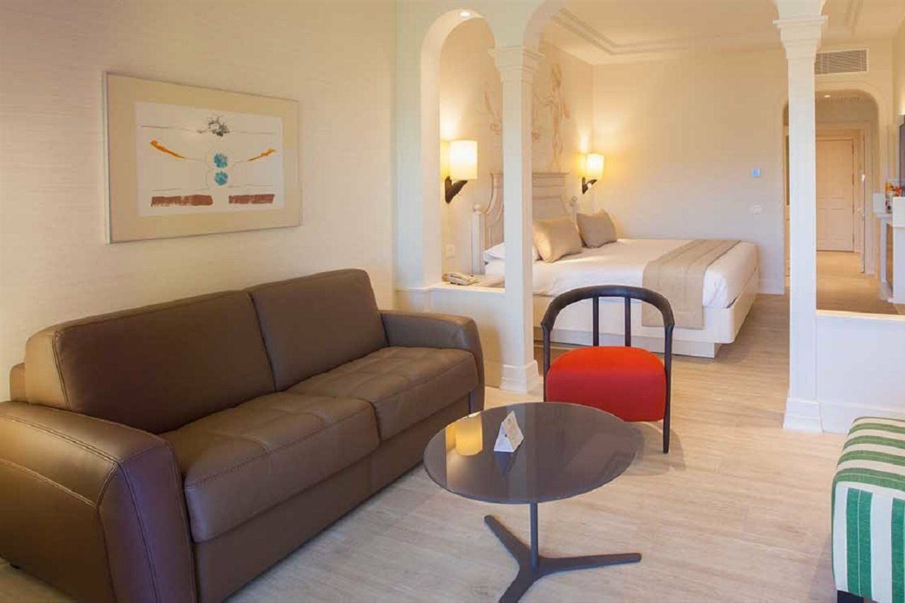 Lopesan Villa Del Conde Resort & Thalasso Meloneras Dış mekan fotoğraf A suite at the hotel
