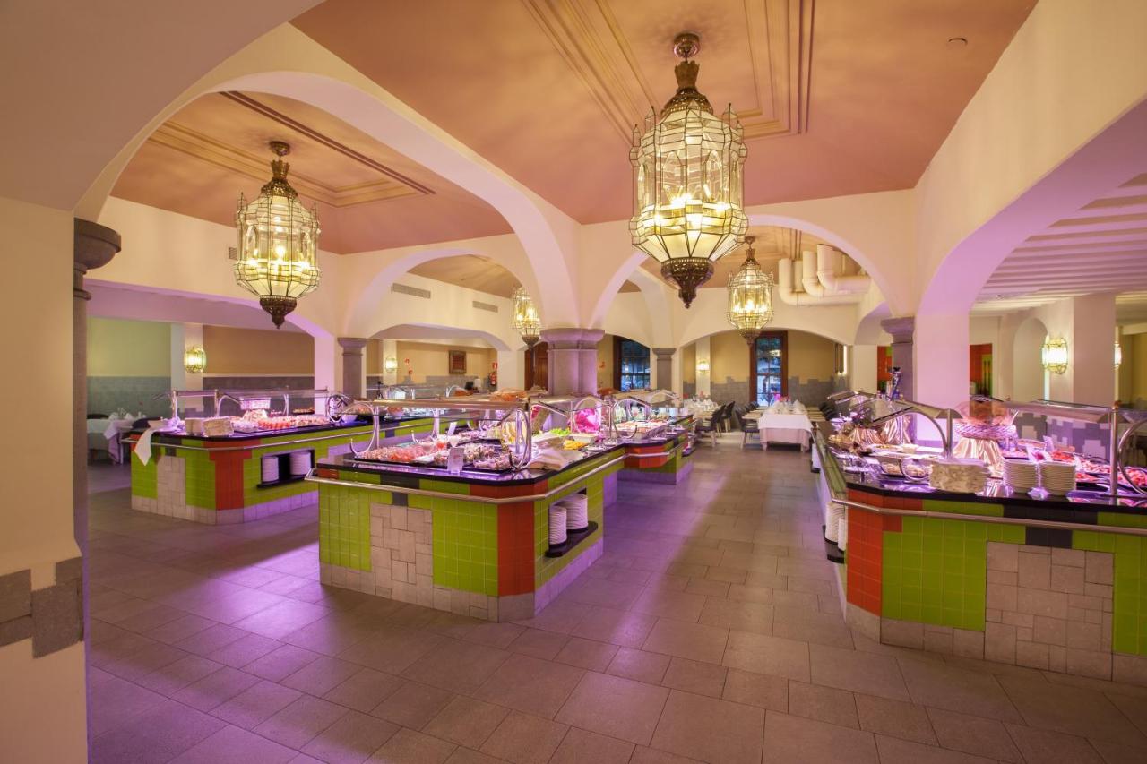 Lopesan Villa Del Conde Resort & Thalasso Meloneras Dış mekan fotoğraf The buffet at the Grand Hyatt Hotel, Amman, Jordan